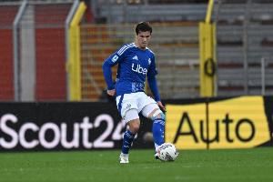 jiuyou入口-罗马诺：佩罗内已获准接受体检并与科莫签约，转会费1300万欧