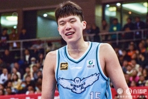 jiuyou游戏-琼斯：杨瀚森能进NBA 他每天和比自己强的球员对抗 定会变得更好