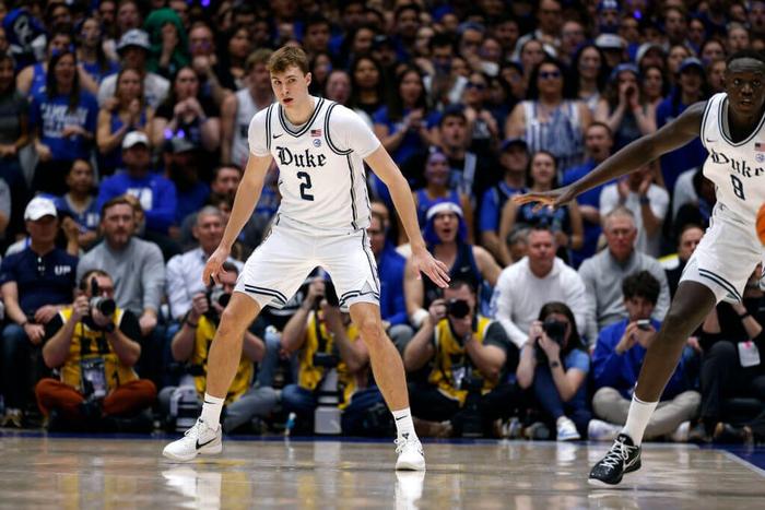 弗拉格选秀前景引热议，詹姆斯独一档锡安文班等同档