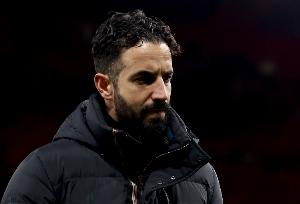 jiuyou游戏-阿莫林：先丢球让我们遇到困难，这也帮助对手踢出他们想要的比赛